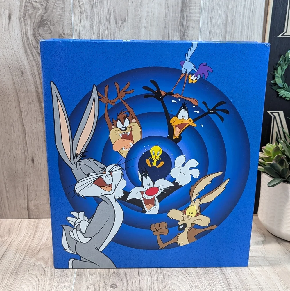 Vintage 97 Warner Bros. Looney Tunes Characters Blue Notebook 3 Ring Binder